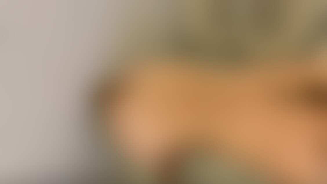 以前投稿した動画の別アングルです♡
ディルドをフェラして…バックからズボズボしてます🫣 (2/2)
