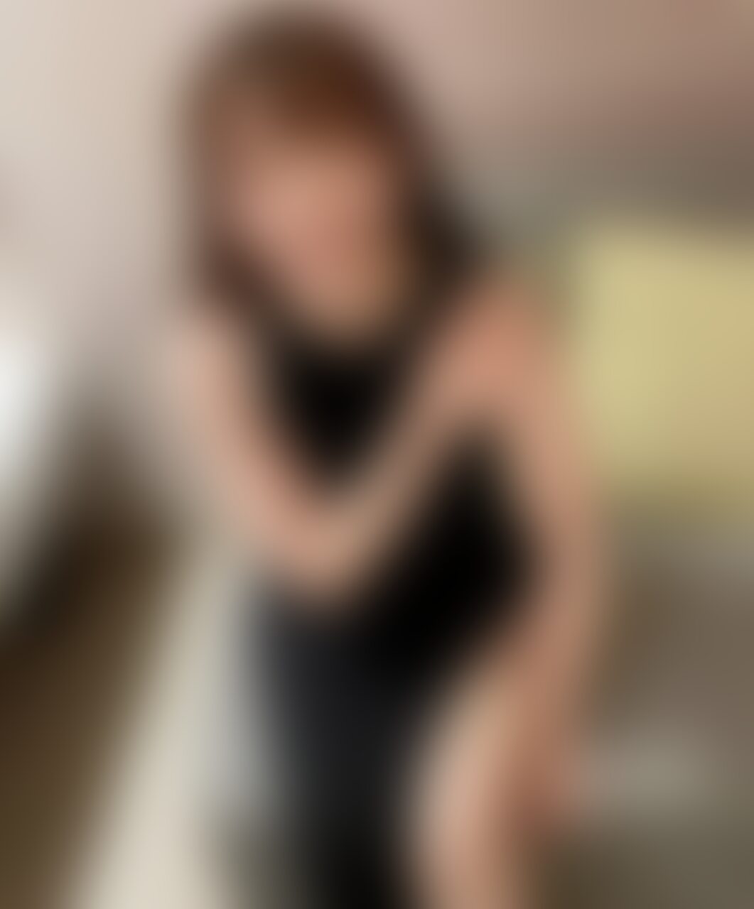 【個撮】声も仕草も可愛すぎるメイド系美女3 「お願いするときは、どうするんだっけ~??笑」小悪魔スイッチが入った彼女に乳首とチ〇ポを弄られ大興奮。「イっちゃうイっちゃう~っ♥♥」騎乗位で腰を振るも下から突かた途端あっさりビクビク中イキ中出し!!
===============================
以前何度か遊んだ、
アプリで見つけたゆるふわメイド系美女。
かなりエロい服で遊んじゃいました。
そのままイチャイチャしてハメ撮りした映像です。
また淫語を連発してるので、
淫語好きな方は、おすすめです!
まずはソファで、くっつきながらイチャイチャしてしまいました。
最高に良い匂いがします。
肌もスベスベなので撫でまわして、
おっぱい揉みながらベロチュー。
この時点で結構幸せを感じてます(笑)
ベッドに横たわりながら、
パンツの上からち〇ぽをさわさわしてきて、
完全に小悪魔のスイッチが入ってます!
「お願いするときは、どうするんだっけ~??♥♥」
もう完全に手の平の上で転がされてます。
最高!!
そのまま上に跨って、騎乗位で腰を振ってきます。
しっかり乳首を弄るのも忘れません。
でも、下からおま〇こ突かれたら途端に弱くなっちゃいます。
イっちゃうイっちゃう言いながら、
あっさり中イキして昇天しちゃいました。
既にち〇ぽに夢中になっちゃってる彼女は、
バックで突かれてる時も、
「しゅごい気持ちいぃ~~!!♥♥」
と何度も叫びながらイきまくりです!
エロすぎて最高ですね。
中に出すよと伝えたら、拒否るどころか
「受精させて~♥♥」
と言ってくる彼女は、次元が違いました。
止めに、「子宮にザーメンぶちまけてぇぇ~~!!♥♥」
と言わせてから、
特濃精子で中出し孕ませフィニッシュ!!
「いいね」をたくさんもらえると投稿頻度を増やす励みになります。頑張ります。
=============== (2/2)
