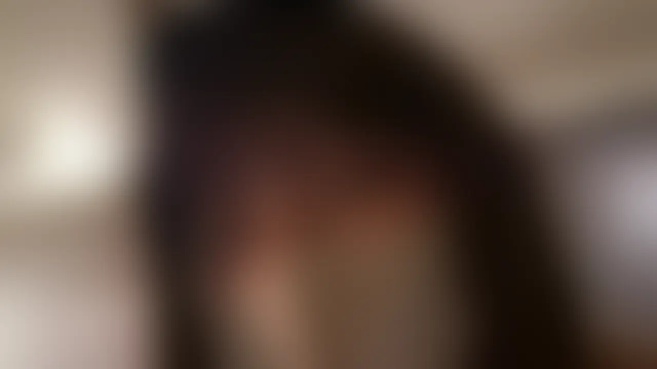 小悪魔コスでハメ撮り動画ラストになります😈
まずは騎乗位でオッパイを下から…💜
イッちゃった後、チ○ポを抜いたら穴がポッカリ開いたままのマ○コも見えちゃいます🫣
最後はおかわりで恥じらいながらダブルピース✌️ (2/2)