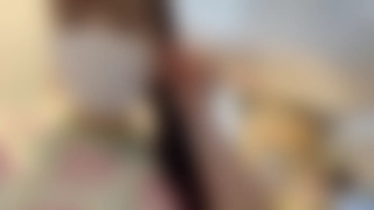 超エロいパンツ穿き比べ→発情。マ〇汁たっぷり♡ パンツずらして150回こすり即イキ///［1088作品目］


海外で買って来たVictoria's S〇cretの超エロいパンツ3種を穿き比べ♡

気づけばムラムラしてきちゃって…。
そのままパンツずらして150回こすりに突入❣

だんだんと濡れていくパンツ、止まらない指の動き…。
完全にスイッチが入って、ビクビクッとゼロ距離で即イキしちゃいました＞＜///

パンツフェチ・こすりつけ・オナニーが好きな人にはドンピシャの1本です♡

時間は、22分29秒です。 (2/2)