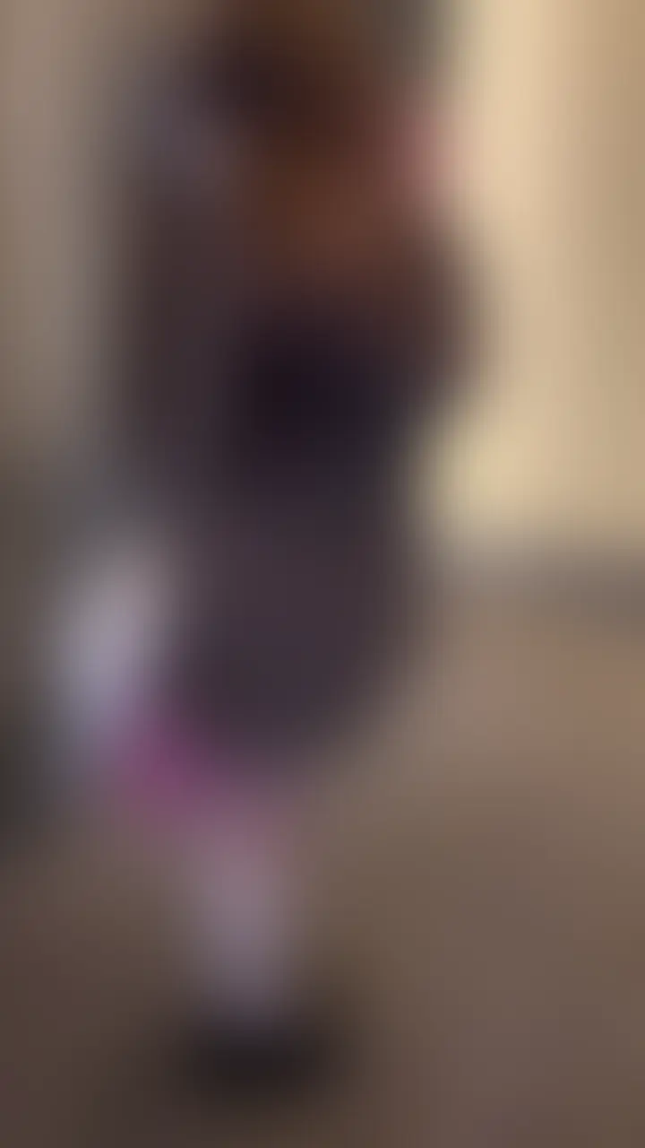 事務職してる23歳Cカップの女の子とハメ撮りしてきました(縦画面)

ぶっとくなったおちんちん散々しゃぶらせてからオナホ使ってる感覚でズボズボ挿入するのほんと興奮するんですよね。初対面の女の子を自分の思うがままに使って性欲発散するの最高です。 (2/2)
