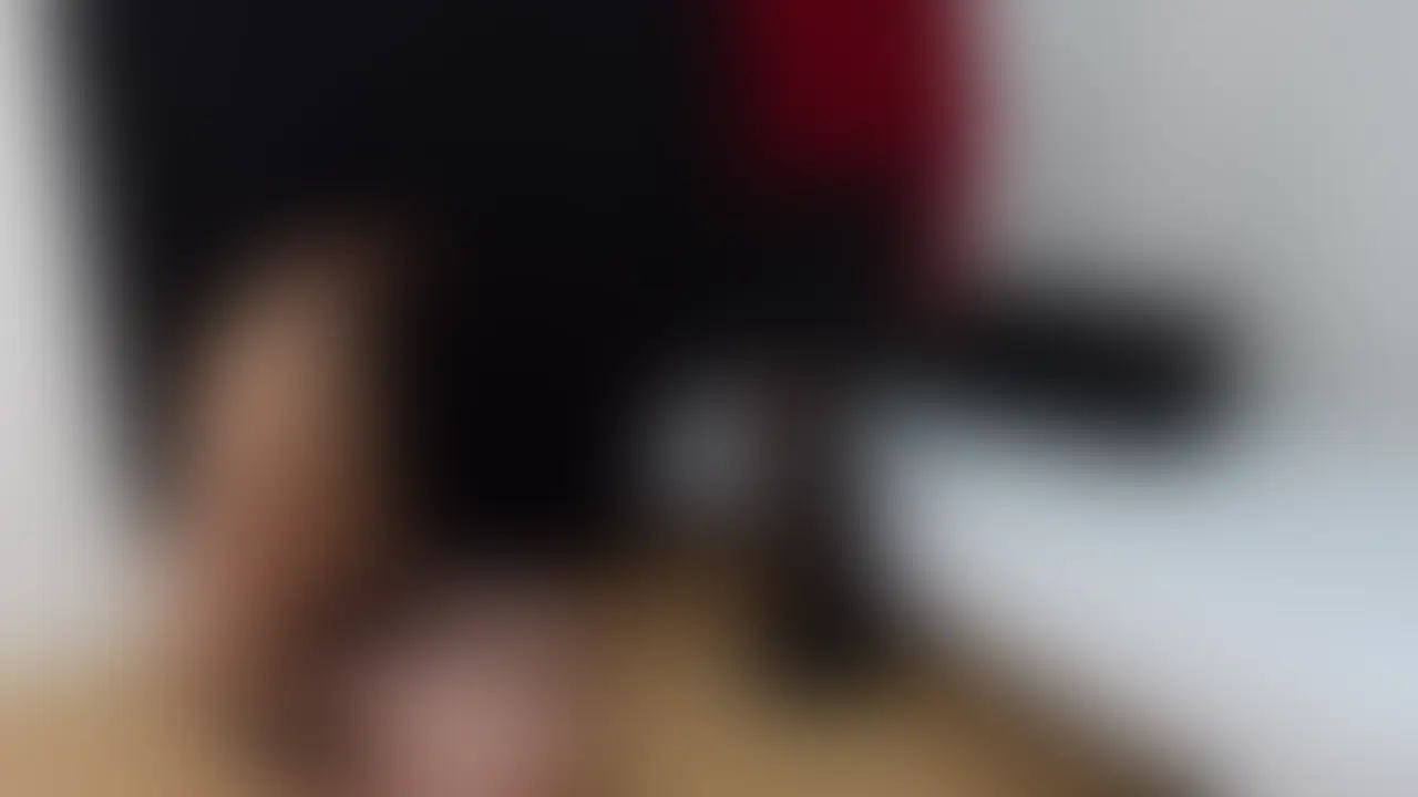 miyuちゃん電気あんま、寸止め足コキ。
miyuちゃんが靴でM男を踏み
乳首や股間を責める、電気あんまで寸止め責め!
タイツで匂い責めしながら股間を責めて
足コキで寸止めです (2/2)
