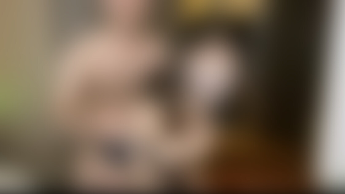 【みゆの妄想】スク水似合うかな?隙間から入れて?
動画時間:22分35秒 (2/2)