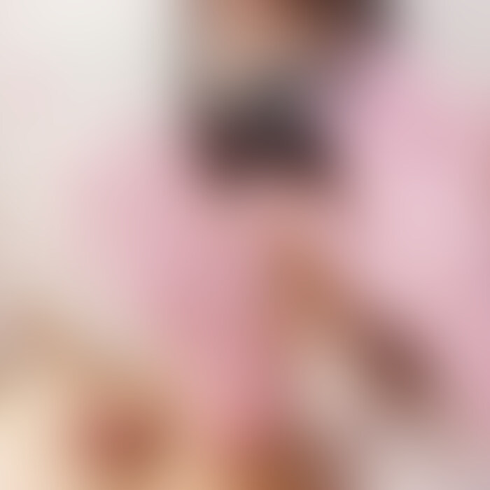↑［いいね♡］お願いします🥺❣️


こんばんは🐶♡
今週の新作動画アップです！

今回はゴム手袋で手コキに挑戦🧤💘

床をきれいに掃除してたら、おちん○んもきれいにしてほし〜って言われちゃったので手コキでお掃除😳❣️

ゴム手袋をしてローションたっぷりでシコシコしてたらいつもと違う感覚ですごい気持ちよかったみたいで、すぐに大きくなってました☺️💗

気持ちよさそうにしてるの見て私も興奮しちゃいました♡
裸エプロン姿のろこに、ゴム手袋でねっとり責められてみてね🧤💘

今週も見てくださってありがとうございます🐶！ 
［いいね♡］とコメントお待ちしてます🙌

【顔出しバージョンは↓をクリック💘】
https://myfans.jp/posts/df1a349c-acfc-4090-885d-877cf58f19d6?utm_medium=referral&utm_source=share&utm_campaign=post_share (2/2)
