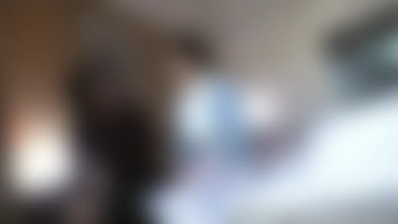 【「旦那への仕返し…」愛と性に飢えた人妻。泥沼不倫SEXで彼女の目はすっかりハートに♪】(54:46)
■お名前
Yさん
■年齢
27歳
■結婚歴
2年
■家族構成
旦那・本人
■夫への不満
・旦那に女の影がちらついてる。
・急に身だしなみに気を使い出した。
・予定を聞くと曖昧な返事が増えた。
・こっちには冷たいのに外では愛想がいい。
・夜の態度は淡泊なのに、妙に余裕がある。
・「考えすぎだよ」と言われるのが一番ムカつく。
・証拠はないけど、直感がずっとざわついてる。
■俺様のレポート
(小声)…1回だけじゃ満足できないって…相当溜まってたんだなwww
※本編15秒~完全顔出し (2/2)