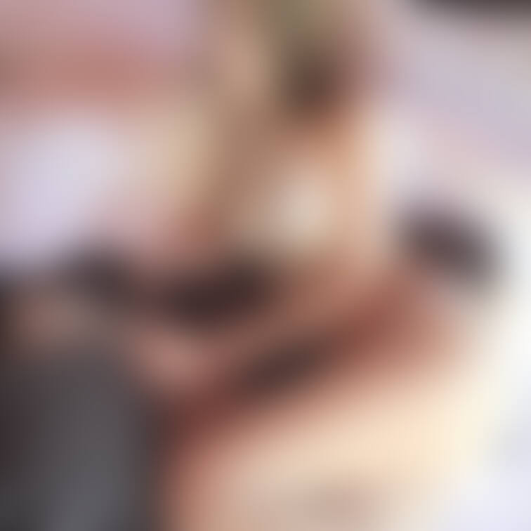 真っ白の下着姿💞
またこの透き通った肌に似合う🙈