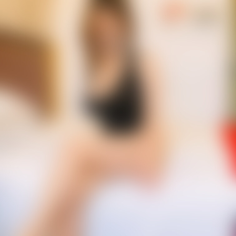 ベトナム北部の奥地にすむハインちゃんにセクシーな服装をさせて、写真とりましま🤳
脚がきれいで、えろい🥺