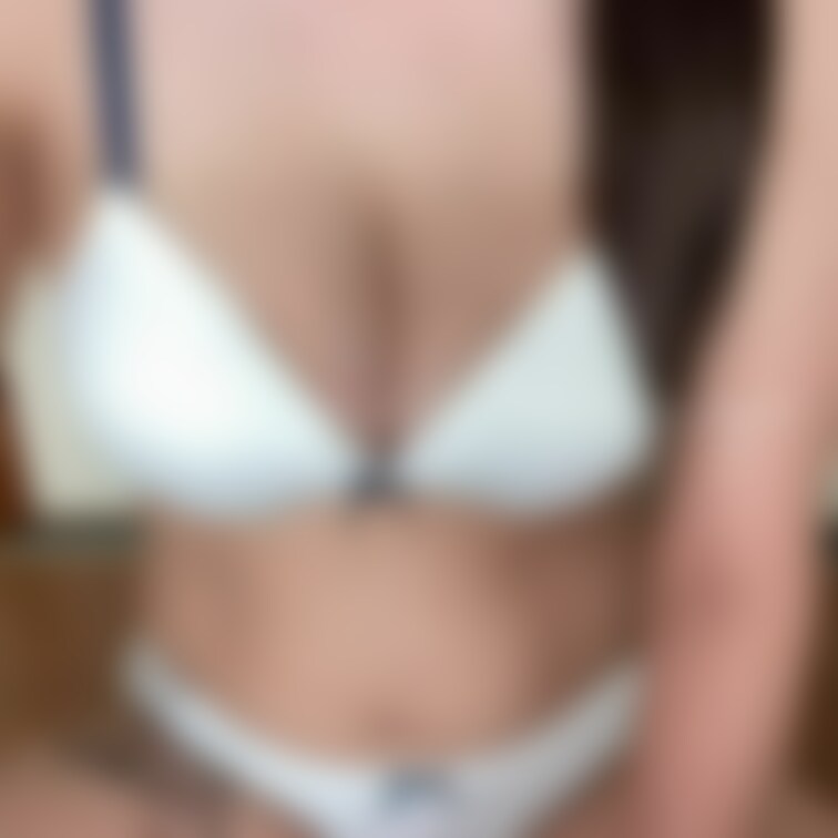 下着姿でおっぱいさわさわつんつん動画♡　1分2秒

7月のおっぱい診断🐰

君目線？でおっぱいさわさわ♡
谷間