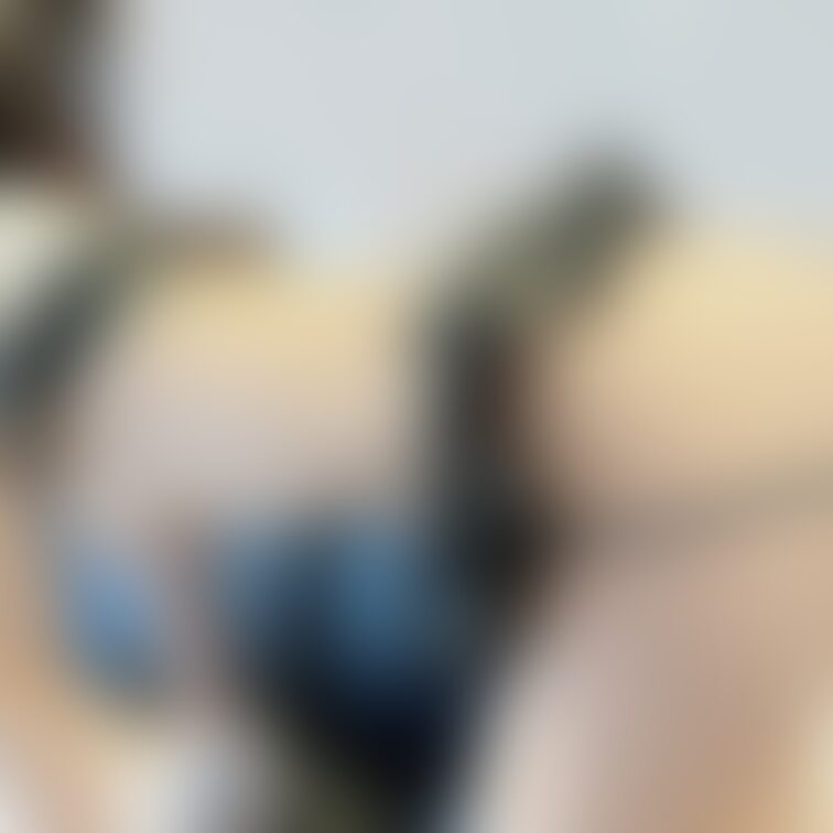 お尻はこんな感じになっています。
隠さなきゃいけないところが隠れてないよ...
こんなえっちなJDいたらどうしま