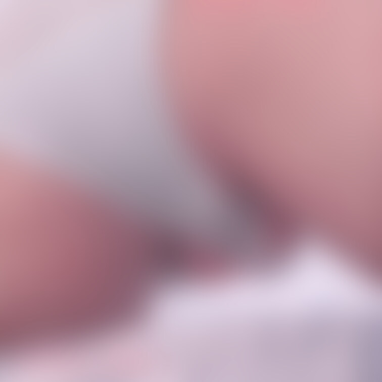 後ろから触られると興奮しちゃいます🥺🩷