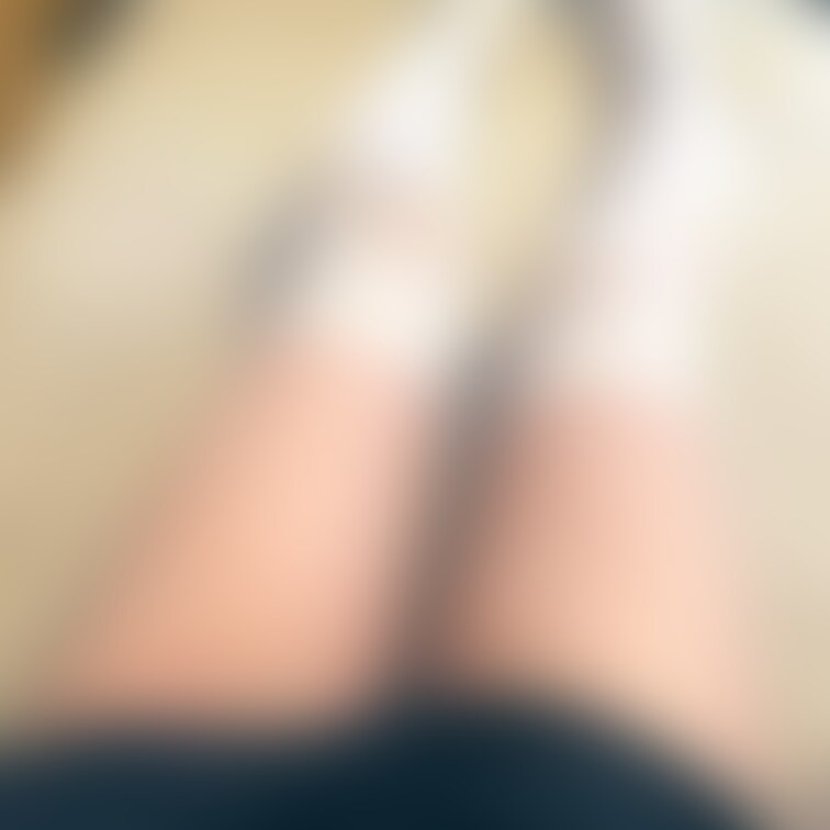 たまにニーハイを履いたりしてテンションを上げてます