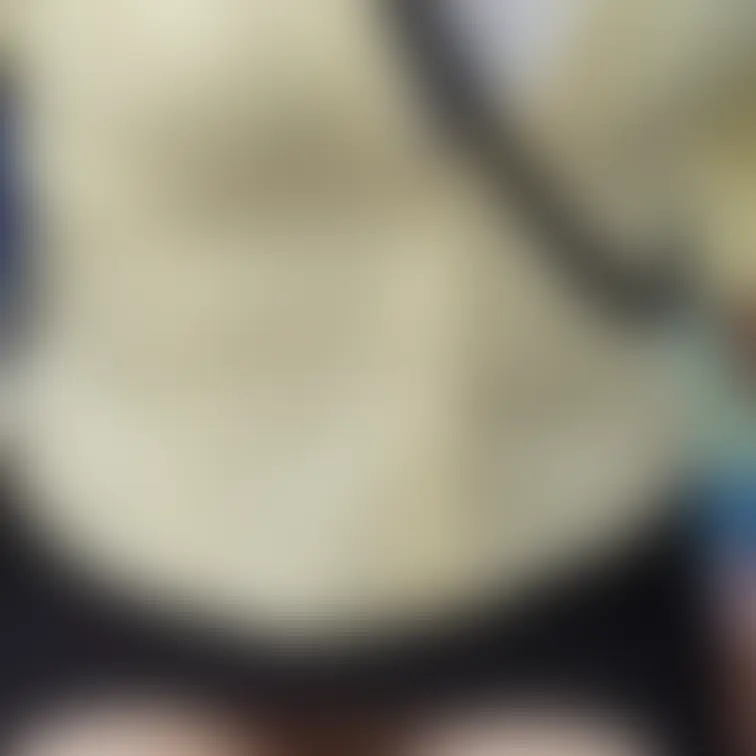 ♥️露出♥️パイスラ＆パンチラロープウェイ

巨乳とミニスカを最大限利用
これに気付いて2度見する男性