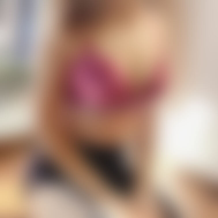 朝支度でタイツとお乳💕