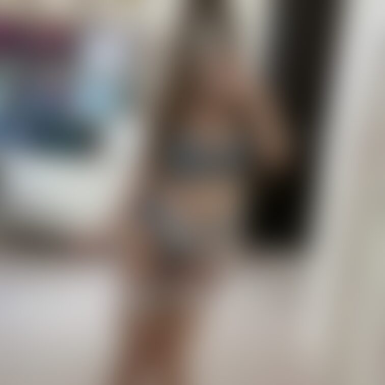 下着部屋での鏡どり全身自撮りの続き💗
指オナニー動画→ https://myfans.jp/posts/165261c