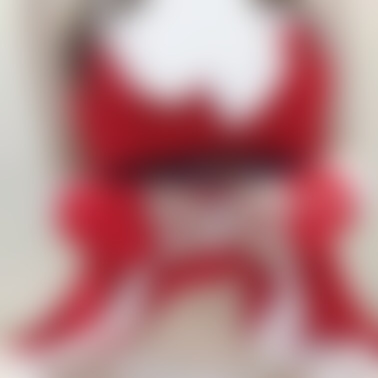 みんなにだけ特別にちょっと見せてあげるね