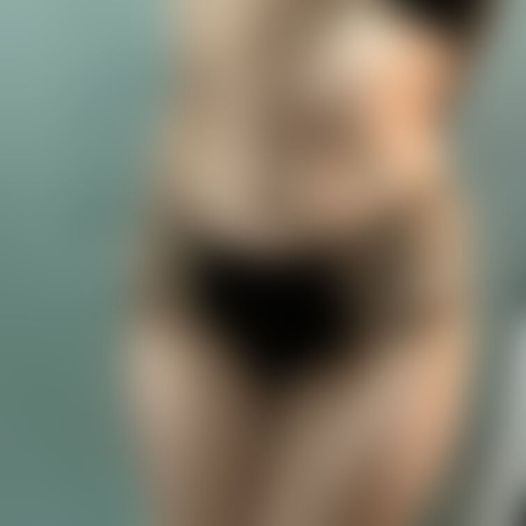 前からはこんな感じ。ハムになってるのがよく分かる。
履くのが大変。とゆうか自分でバランス調節しないといけない