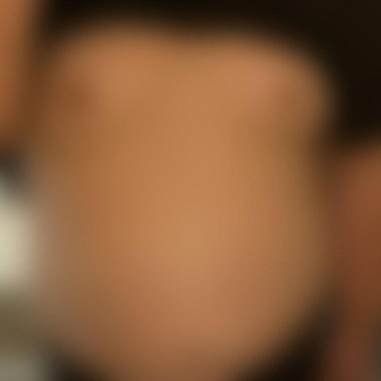 今はあんまりしないけど以前は胸毛剃ってました笑