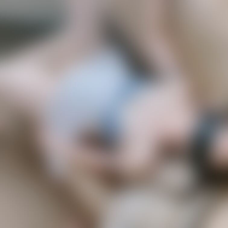 先日、ソファでいっぱいしてもらって、いっぱいイッた後の放心状態です😝
この動画も撮ったのでまた近々アップしますね!