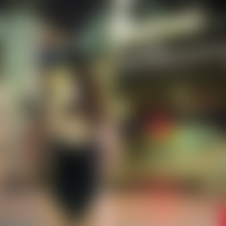 夜の繁華街でバニーちゃんはいかがですか？

(コスプレは恥ずかしくない🤭)