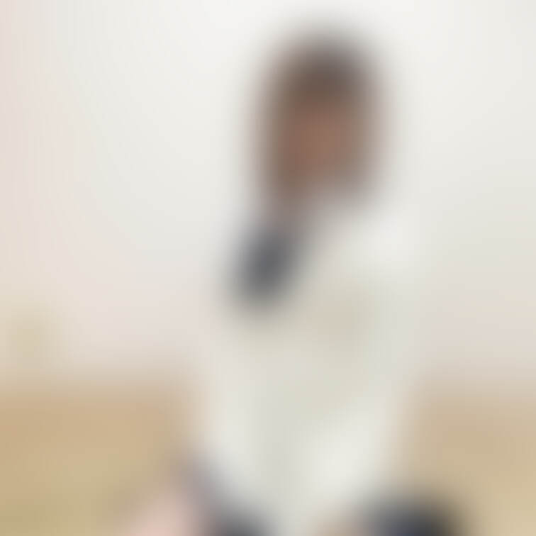 ○○○制服コスプレ❣️
ちょっとパンツ見せちゃうよ❣️