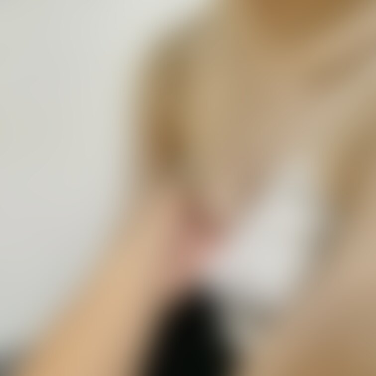 次の動画のからの写真です😃
次は子宮が下がってきてるからあえて奥をついて
あげました☺️
痛がる姿が可愛かった