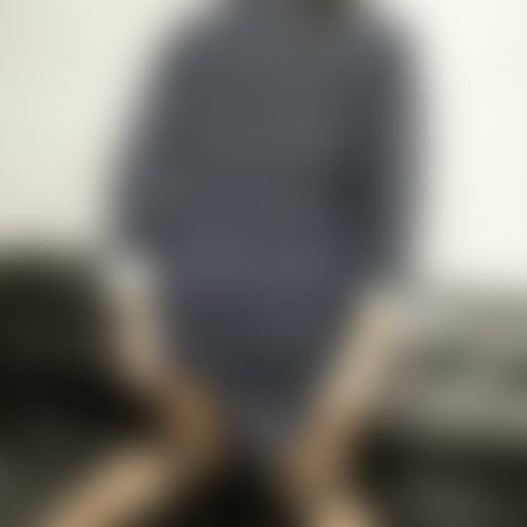 【美脚OL】月末乗り越えて朝から会議室予約してストレス発散自撮りした。今日の着飾ったスーツの中身。