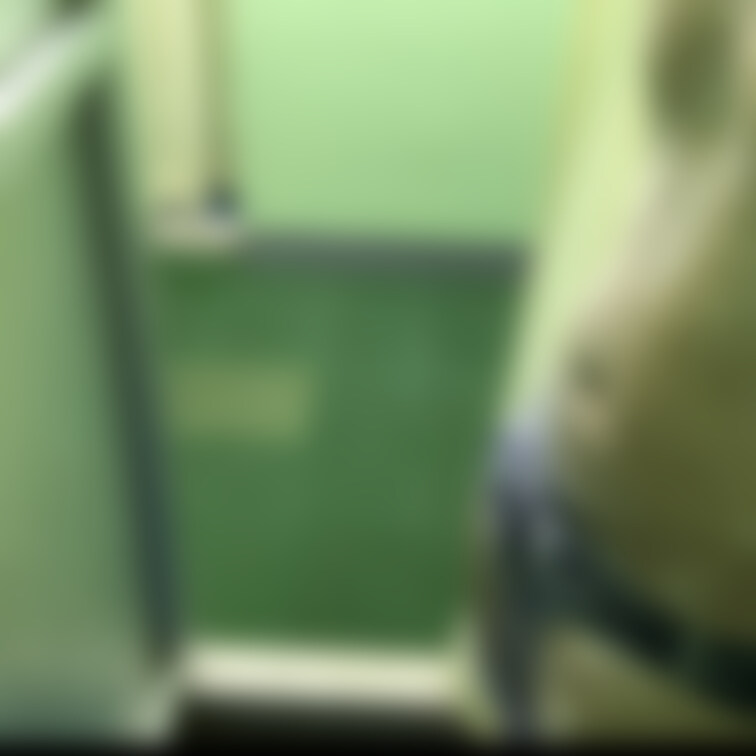 プールで泳ぎ終わりの競パン洗体シャワー動画です。
ボディソープ使用。
施設のリアルな臨場感楽しみたい方に刺さるかな？