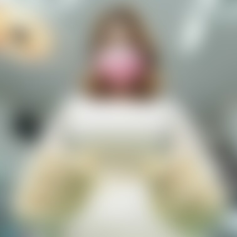 治療始めていきますね、開けてください