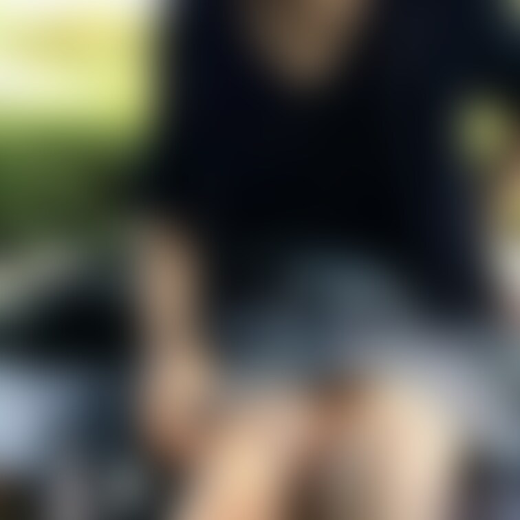 とある公園内にある日本庭園の東家で。。。

○○○連れも多かったんですけどね☆

始めたら止められないようです笑