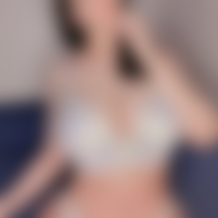 色薄くて伝わりにくいけどなかなか綺麗な下着だよ💓
有料ではブラジャー外そかな🤭
