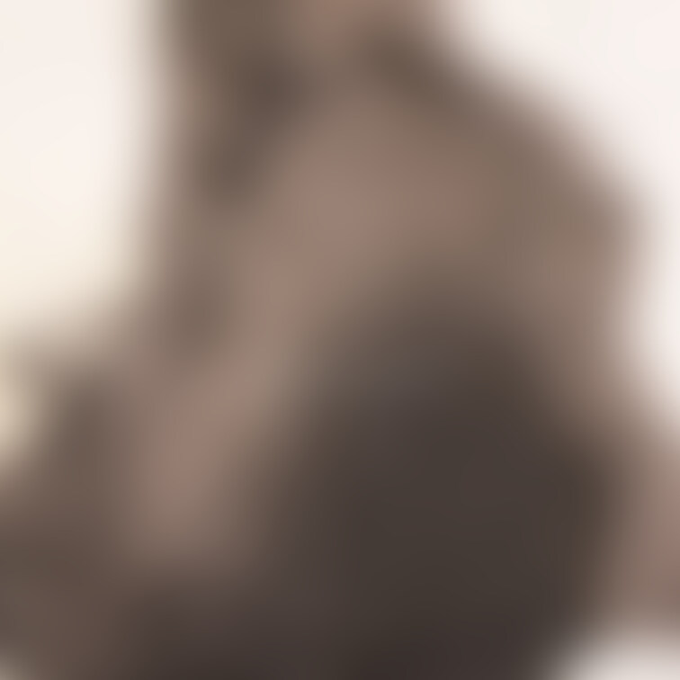 お潮まみれ🥺💦💦💦
ワンピースも下着もバイブも…
どろどろになっちゃった…✨
ぐちょ濡れパンティ欲しくなった紳士さ