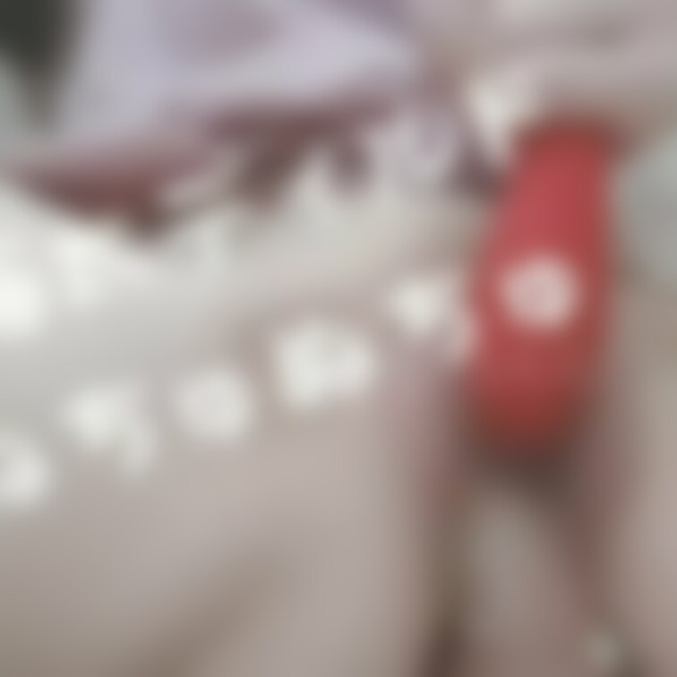 ☆6分50秒☆
おっきくて太いのをどうしても挿れたくなっちゃって、収納の奥にしまい込んでた極太ディルド使っちゃいました
