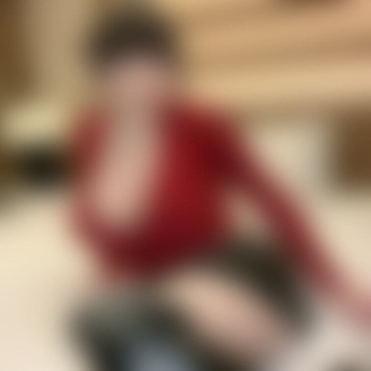 「AVの様な動画…胸元が大きく開いたリブニットとミニスカート、そしてニーハイブーツ姿のわたしに挿入…正常位・後背位・騎乗