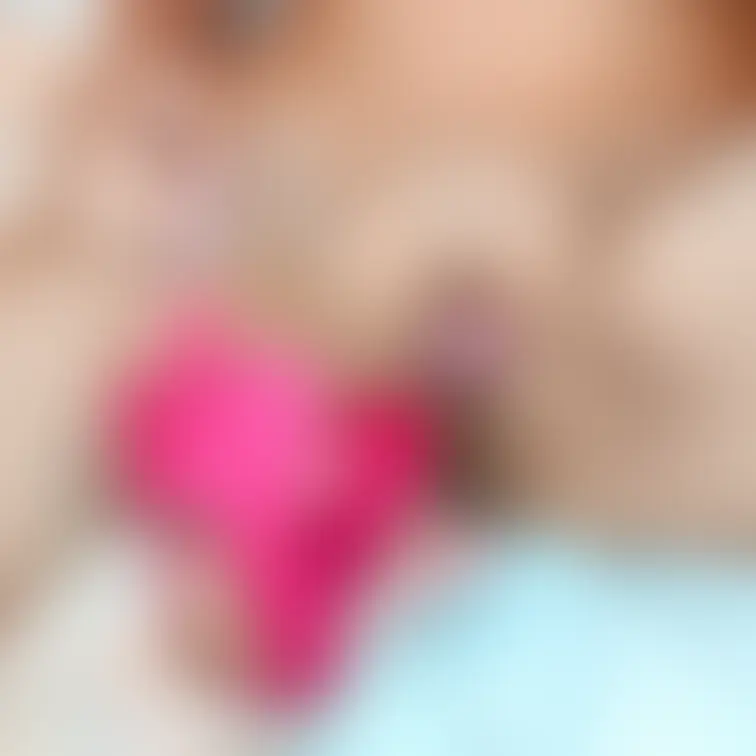 エロ可愛い女の子。パンツが染みるほど苛めてパイパンまんこに中出し！「もうイったからムリぃ！！」最強ウーマナイザーでおちん