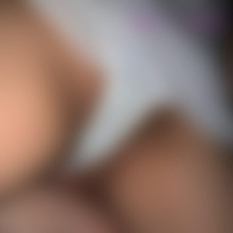 肉厚豊満ギャル妻😘
パイパンオマンコ
下着の中身は黒ビラ肉厚包容オマンコ😗
