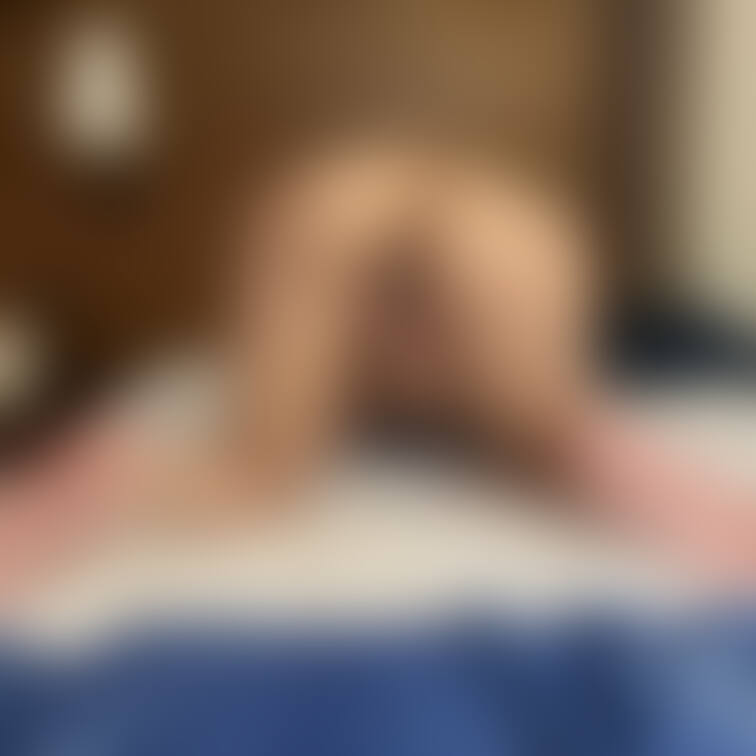 こんなぁ、、、
 格好して、、お出迎え、、、
 ayaって、、やっぱりぃ、、エロい？