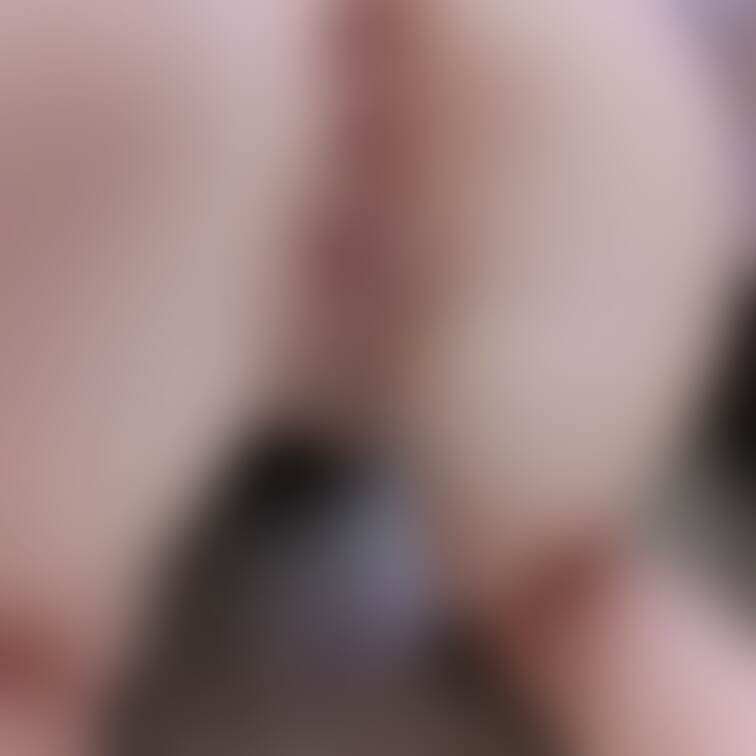 雌土下座
後ろからの眺めです…
言われて気づいたのですが、パンツの線残ってますね。
はず…