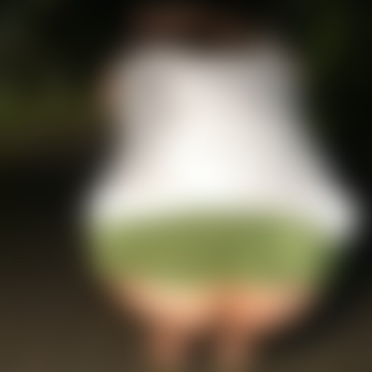 スカート短すぎて…
人がいたのでしゃがんでみたけど後ろ隠せずー💦