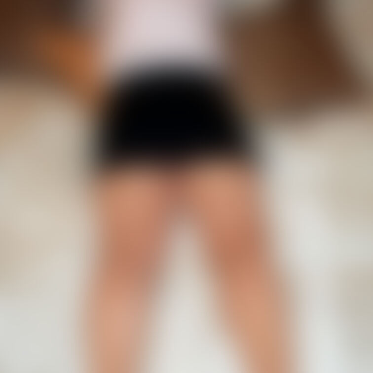 【人妻女教師がラブホテルに誘われて　女教師コスプレ】
もっと応援プラン限定
画像：5枚

スカートを捲ると。。。