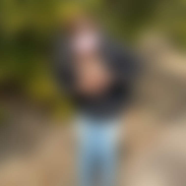 公園露出しながら○○○乳搾り

笑顔で○○○乳を吹き出してます😍
なんでこんなに○○○乳ってえろいんでしょうか💘