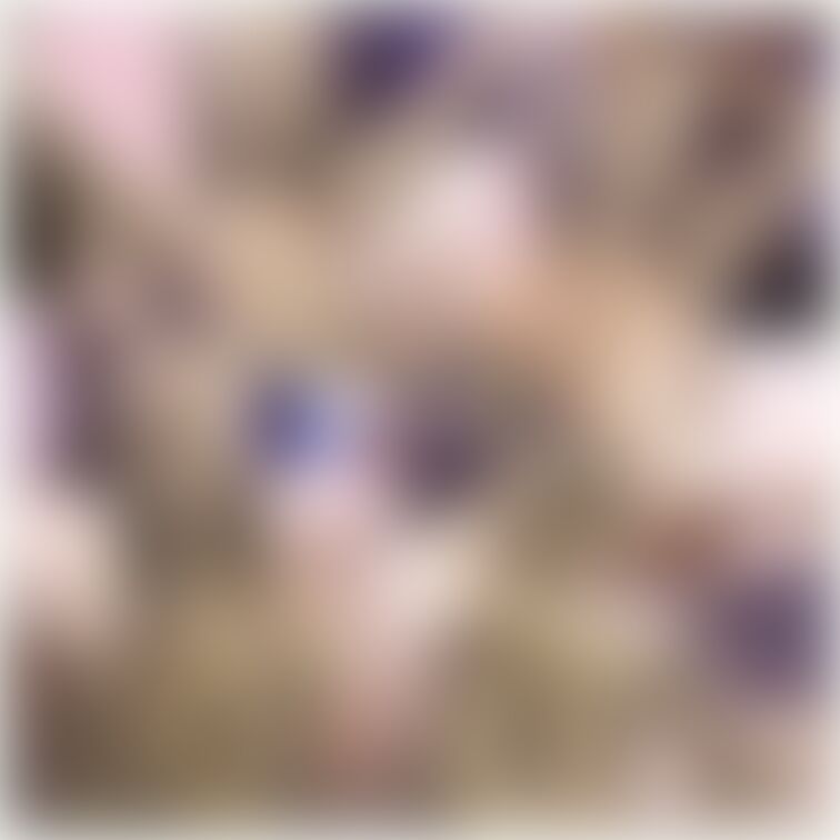 【美少女銀粉モデル】
スレンダーのアイドル級モデルが銀粉まみれになってくれました！
最初は髪を銀色にするのも嫌がって