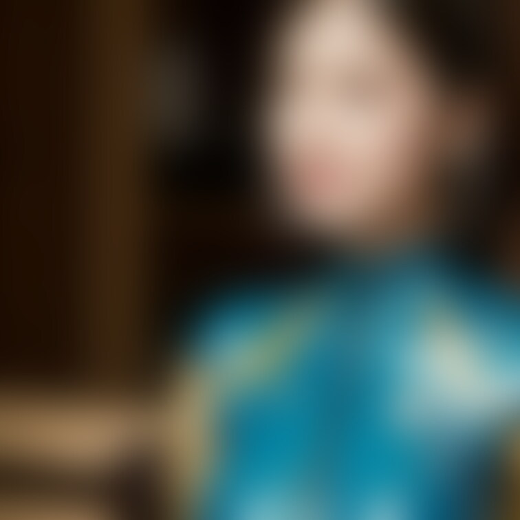 またまたラテックスガールの皆さんです。
今回は柄の入ったものもあります。