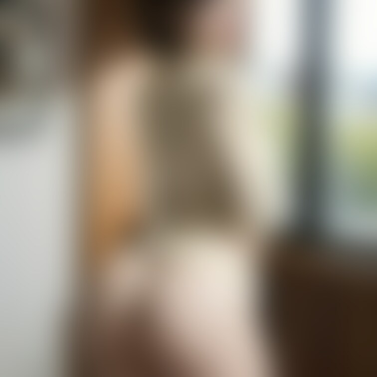 窓辺のやさしさ☀️🌿
ナチュラルな光が包む部屋で、繊細な美しさが映える瞬間✨🕊
