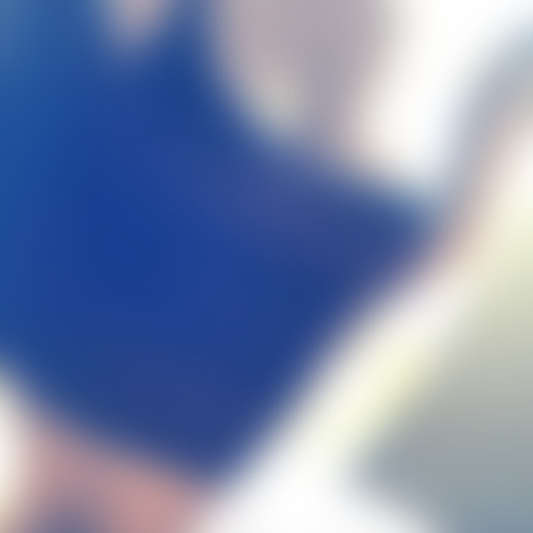 暑いから窓際で風を浴びた🌟

最近ノーパンにハマってる(*´Д｀*)

窓の外を歩く人たちは、まさかノーパン痴女