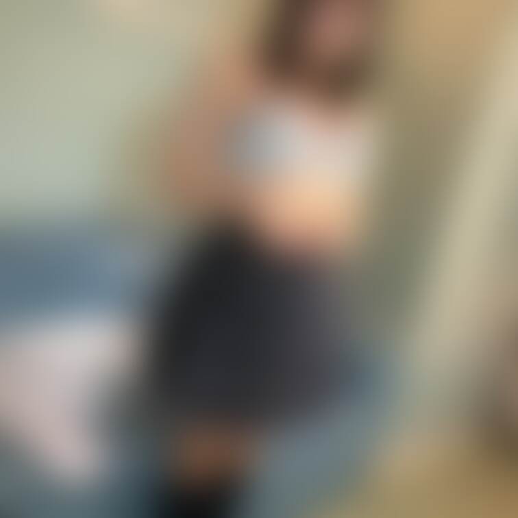 ありすちゃん　20歳
スタイルチェック8️⃣
 
 ついに制服スカート脱いじゃいます！
ローアングルからもパシャ