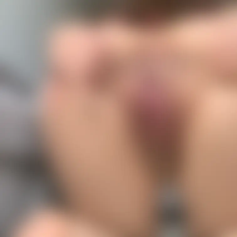 アナル見せつけながら、画面いっぱいに肉肉しいおまんこをくぱぁしてます🥺💗
ぽっちゃりの時は、自撮り慣れてなくて自分で撮