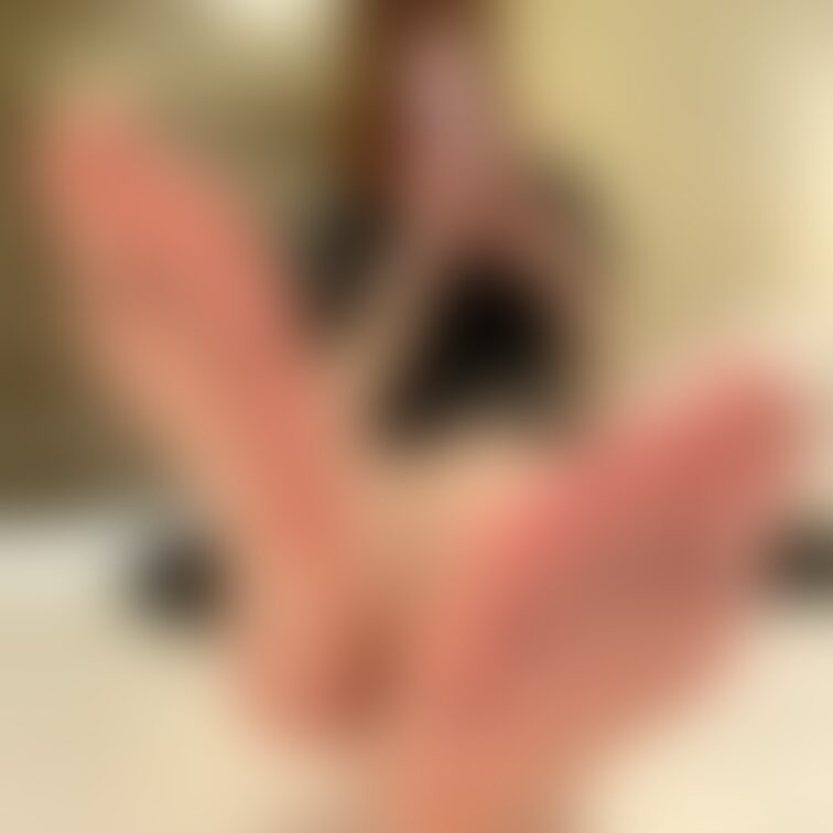 Cute beauty student Erika-chan😺③
 
 Foot size: 23.5cm