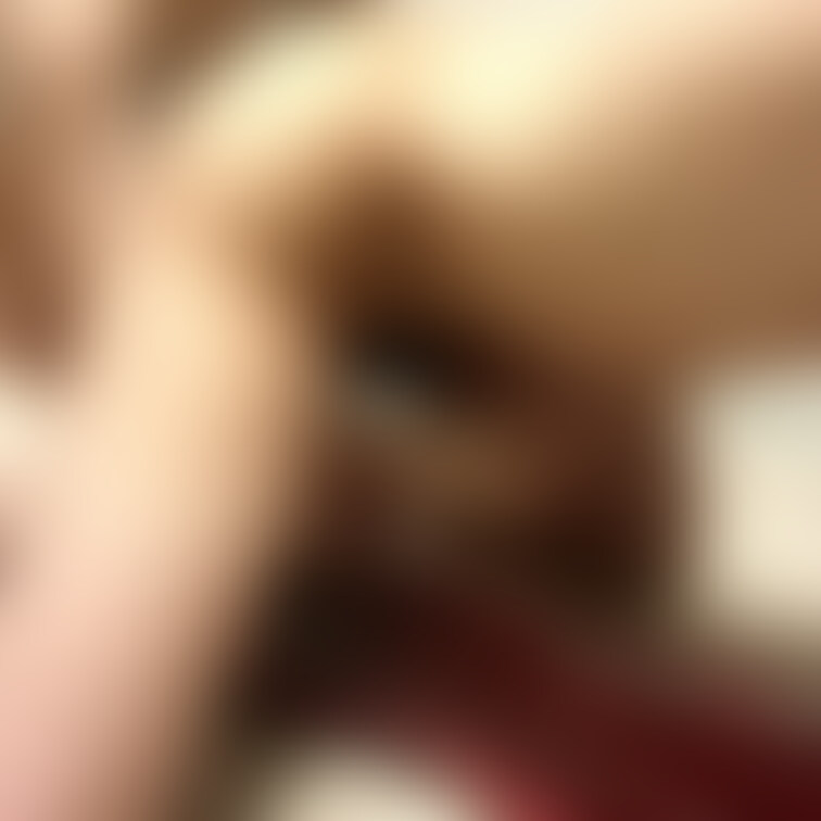 リサちゃんに密着されながら手コキで亀頭をグリグリされる
四つん這いにされておっぱい押し当てられながら手コキされるのが最