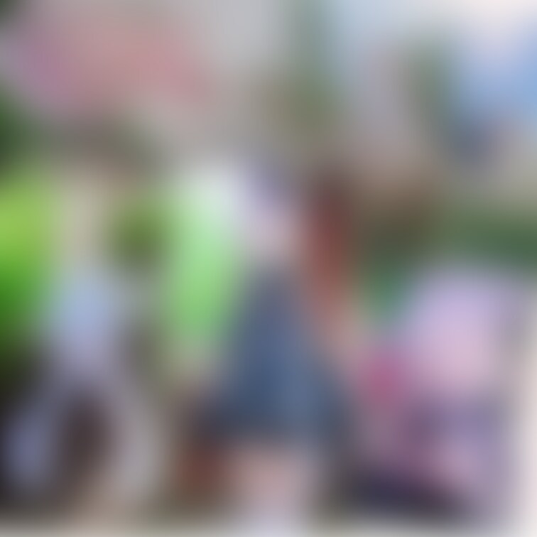 禁 断の魔法少女と沼ネクロマンサー　🌼コスモス外撮り


(りかはおとなです✨成人してます☘️
露出のある撮影は