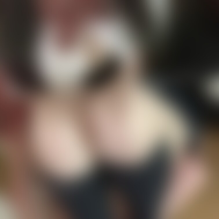 ②制服コス♡谷間多め♪